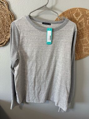 Staccato Heathered Gray Crew Neck Knit Top